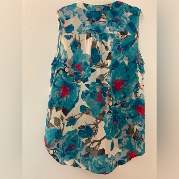 HALOGEN, Nordstrom label, sleeveless top, multicolored florals, full button . - Picture 2 of 11